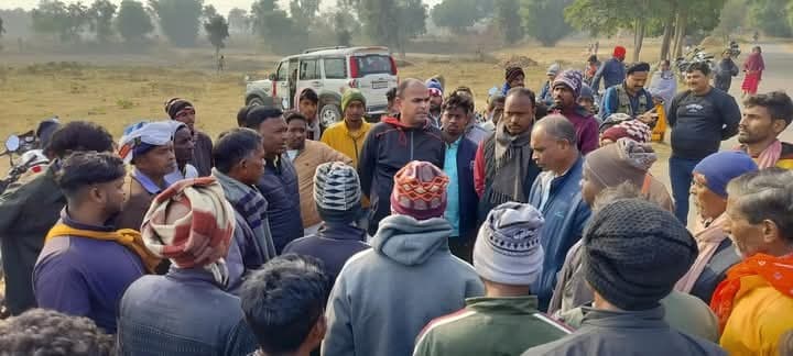 Giridih News: घर के पिलर से टकरायी बाइक, एक की मौत, दो घायल