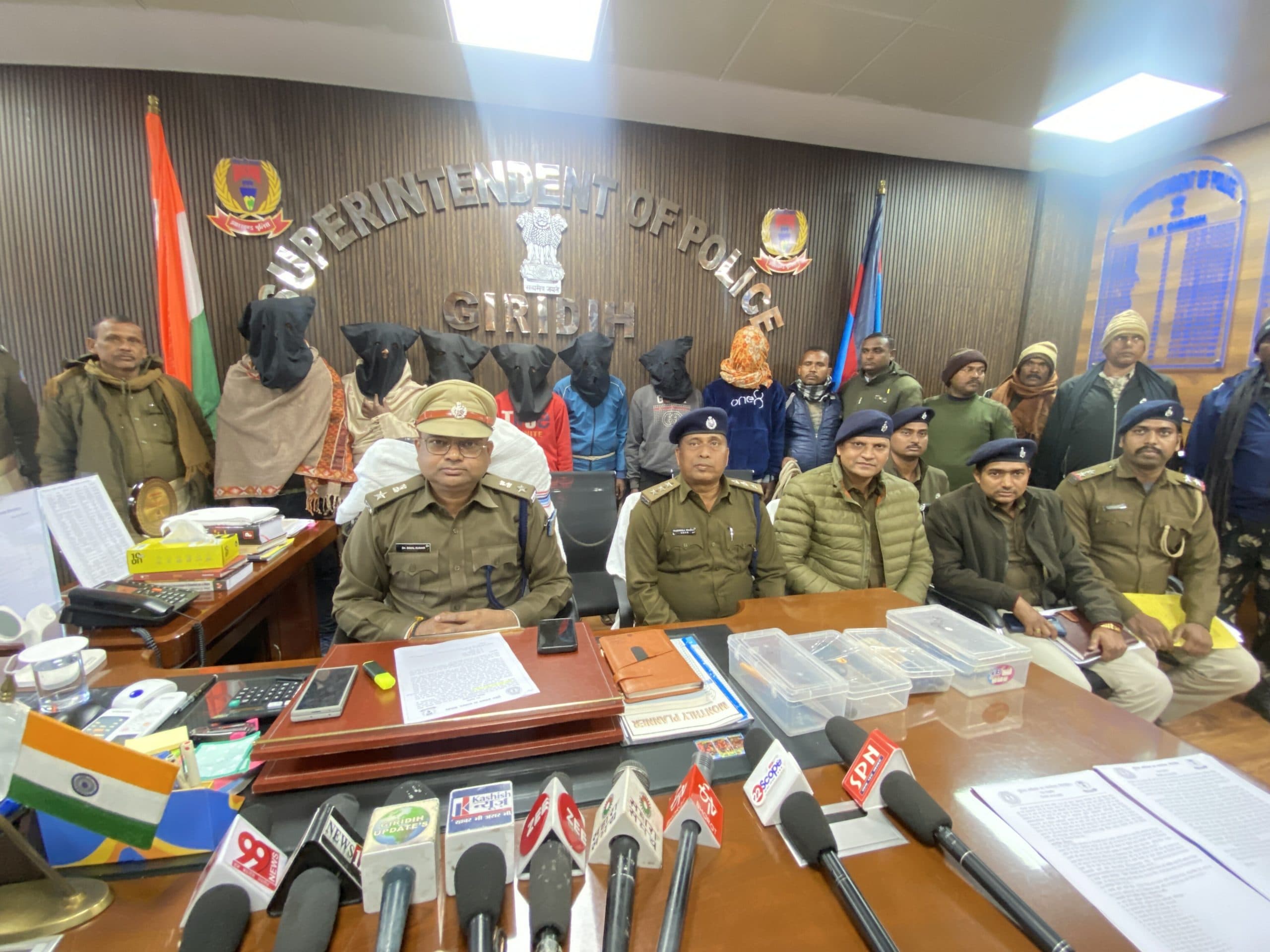 Giridih News: डकैती और लूटकांड में शामिल सात को पुलिस ने दबोचा