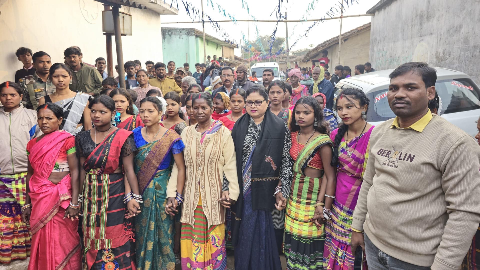 Bokaro News : प्रकृति के साथ जुड़े रहने की प्रेरणा देता है सोहराय पर्व : बबीता