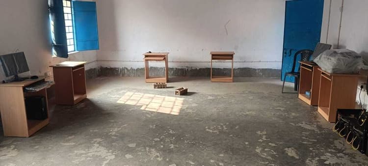 Deoghar news : स्कूल से तीन कंप्यूटर सेट व अन्य उपकरणों की हुई चोरी, थाने की दी शिकायत