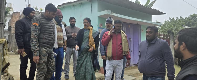 वार्ड नंबर 10 में चल रहे विकास कार्यों का मेयर ने लिया जायजा