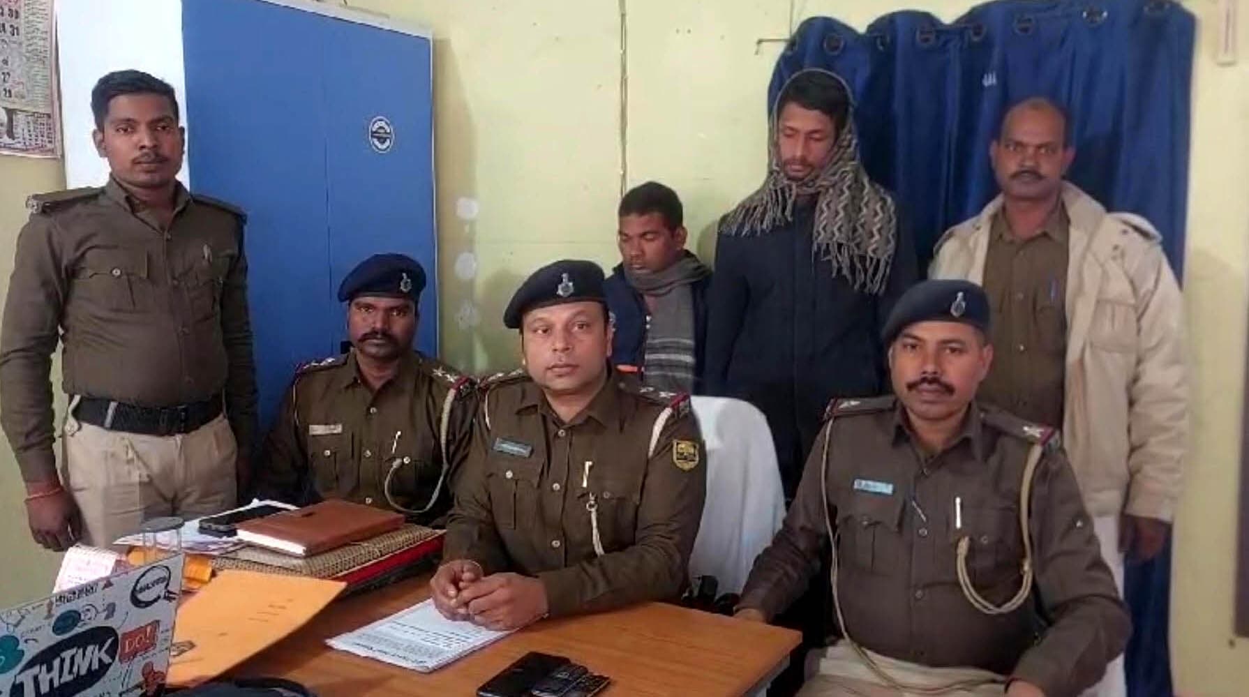 पेट्रोल पंप पर नोजलमेन बनकर बिक्री का पैसा लेकर भागने वाले दो आरोपी गिरफ्तार