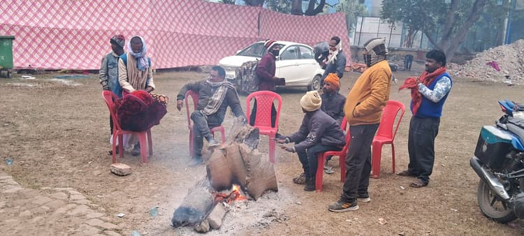 पछिया हवा से तापमान में हो रही गिरावट, गलन से आम जनजीवन परेशान