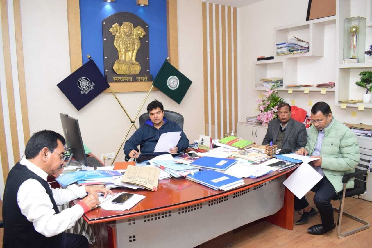 सेविका-सहायिका के चयन में बरतें पारदर्शिता : डीसी