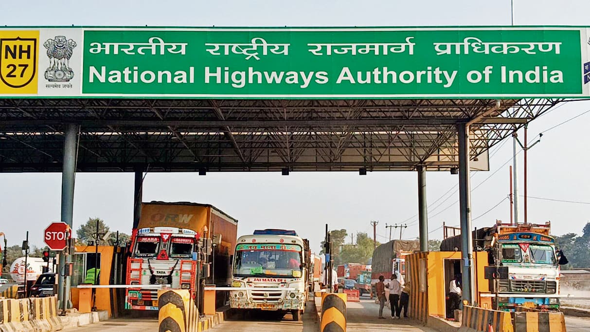 Gopalganj News  : टोल प्लाजा पर वाहन में घंटों तड़पती रही प्रसूता, टोल कर्मियों ने नहीं सुनी गुहार, गयी नवजात की जान