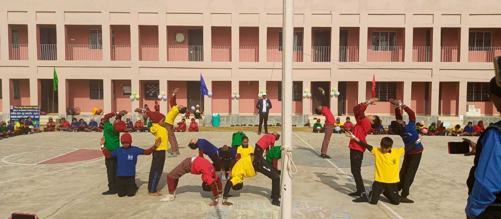 वार्षिक खेलकूद प्रतियोगिता में बच्चों ने किया बेहतर प्रदर्शन