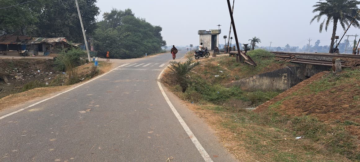 दुर्घटना को आमंत्रण दे रहा कहलगांव जाने वाली सड़क