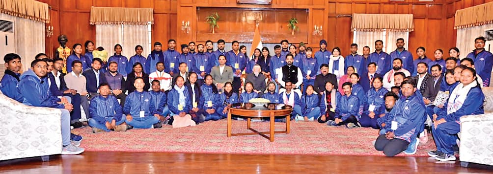 Ranchi News : युवा रचनात्मक सोच के साथ राष्ट्र निर्माण करें : राज्यपाल