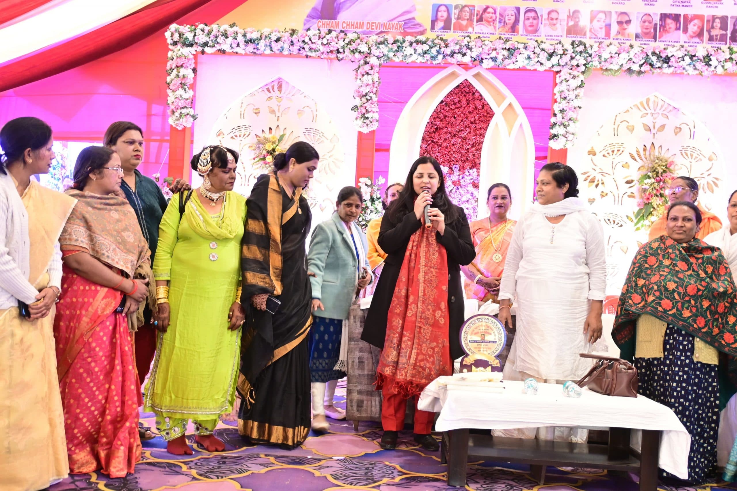 Dhanbad News: अपने अधिकारों के प्रति जागरूक रहे थर्ड जेंडर : डीसी