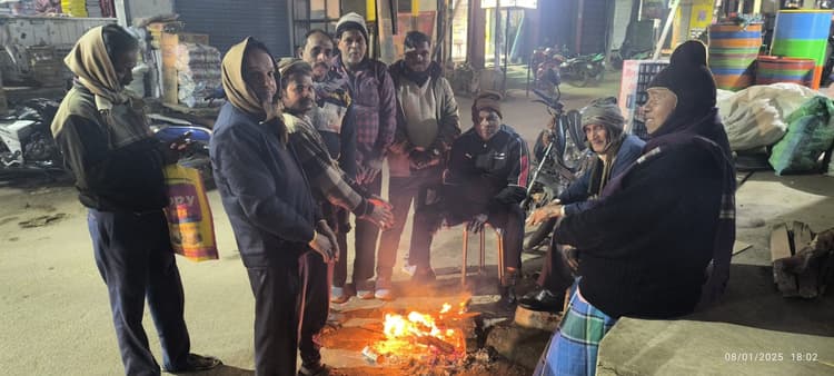Giridih News :गिरिडीह में शीतलहर का प्रकोप जारी, सात डिग्री पहुंचा तापमान