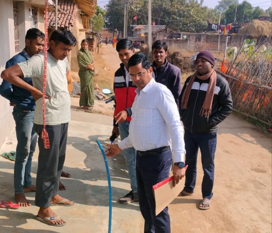 Giridih News :तारानारी में 10 में पांच टंकी से नहीं मिल रहा पानी