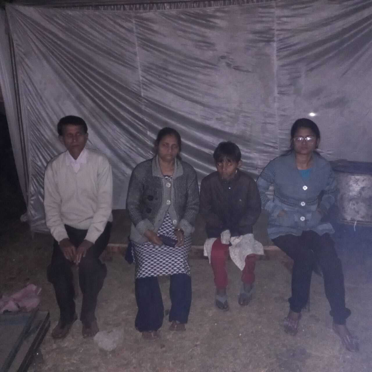 Jamshedpur News :  गोविंदपुर में संपत्ति विवाद में महिला को घर से निकाला बाहर, सामान फेंका, पूरी रात ठंड में घर से बाहर बैठा रहा परिवार