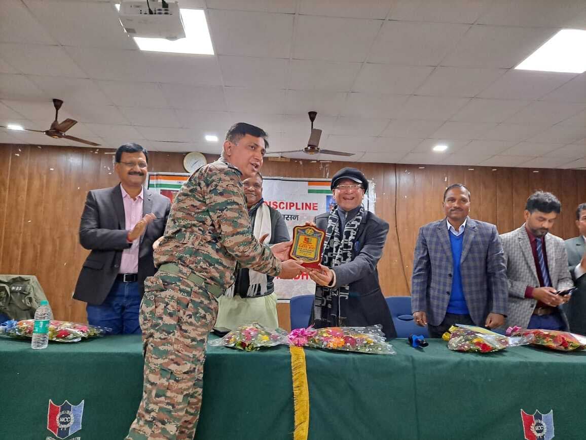 Madhubani News : एनसीसी कैंप में जनप्रतिनिधियों ने कैडेटों का बढ़ाया मनोबल