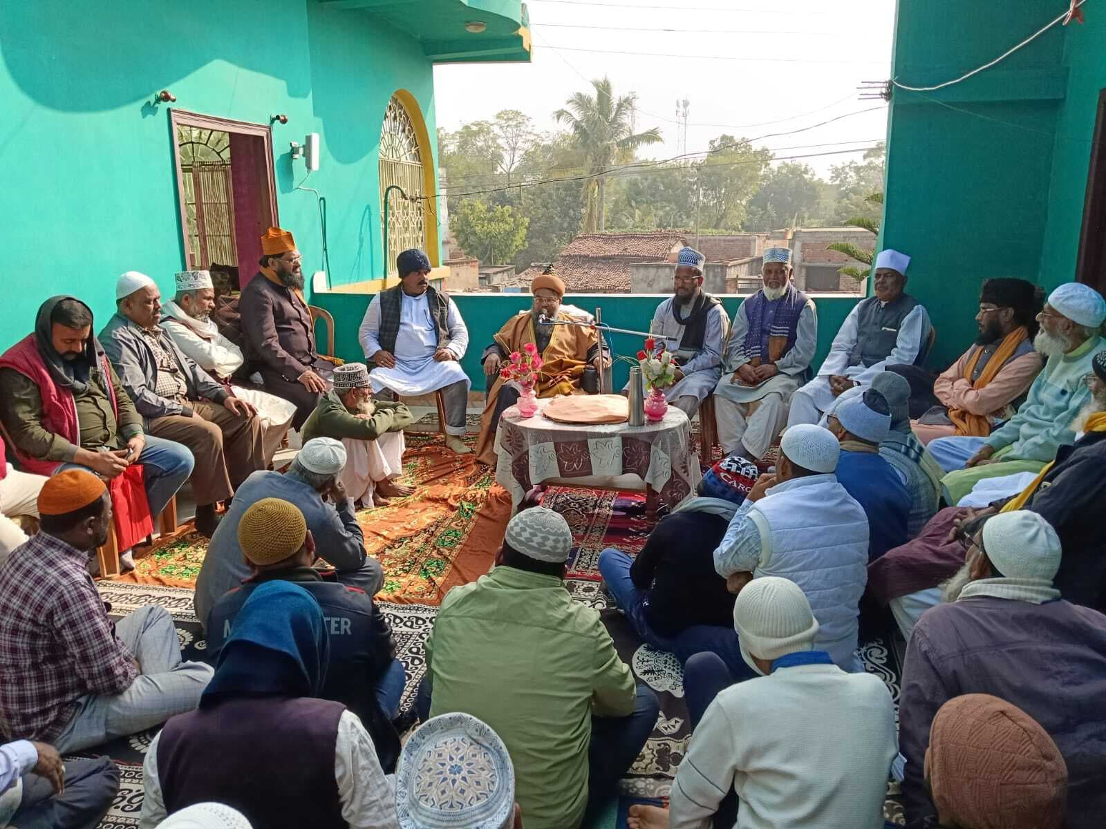 Deoghar news : खुदा के बंदों के साथ मोहब्बत से पेश आना इस्लाम का मकसद : उलेमा सैयद अशरफी