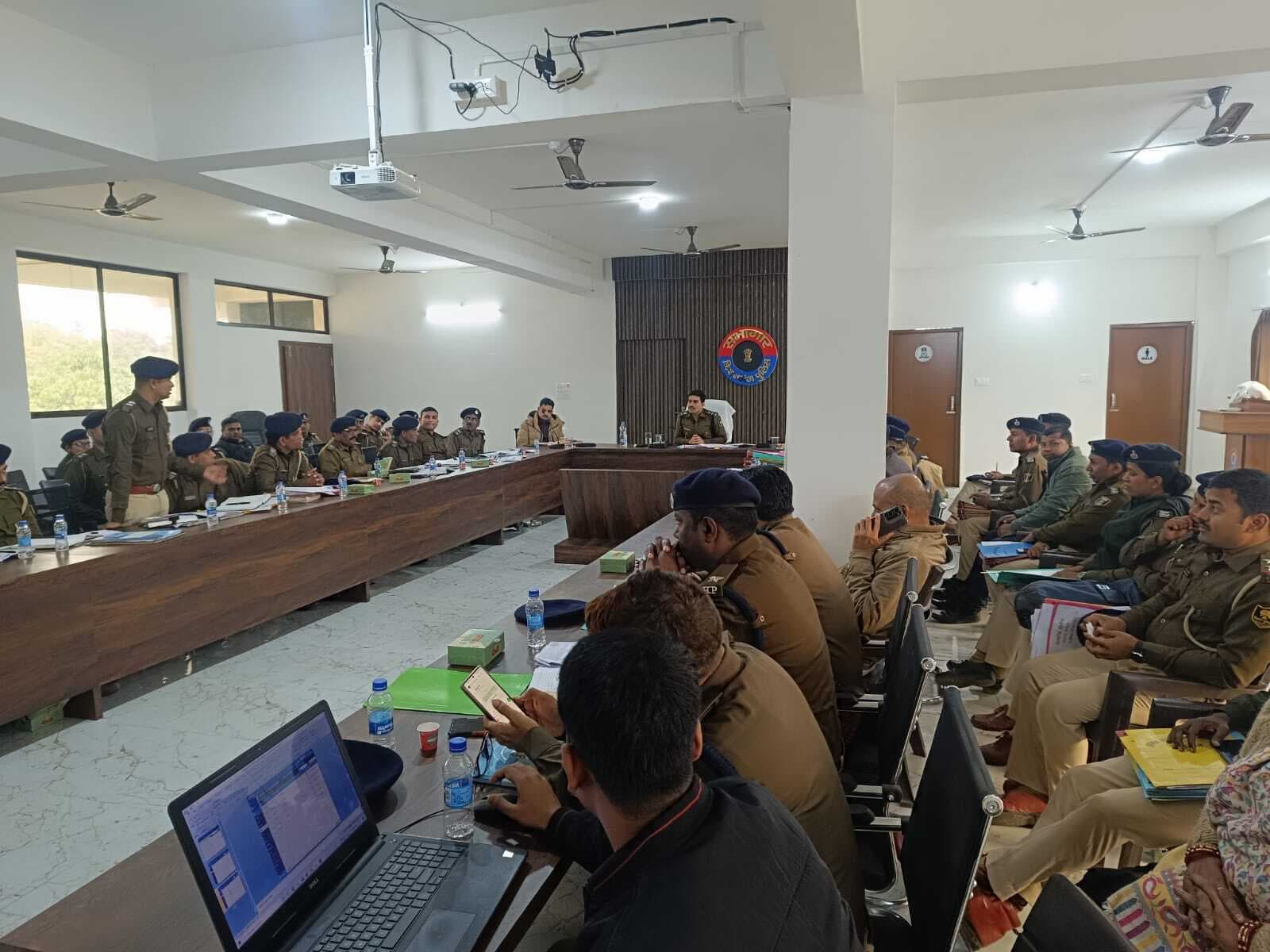 क्राइम मीटिंग में एसपी ने थानाध्यक्षों को गणतंत्र दिवस व सीएम के आगमन को ले विशेष सतर्कता बरतने का दिया निर्देश