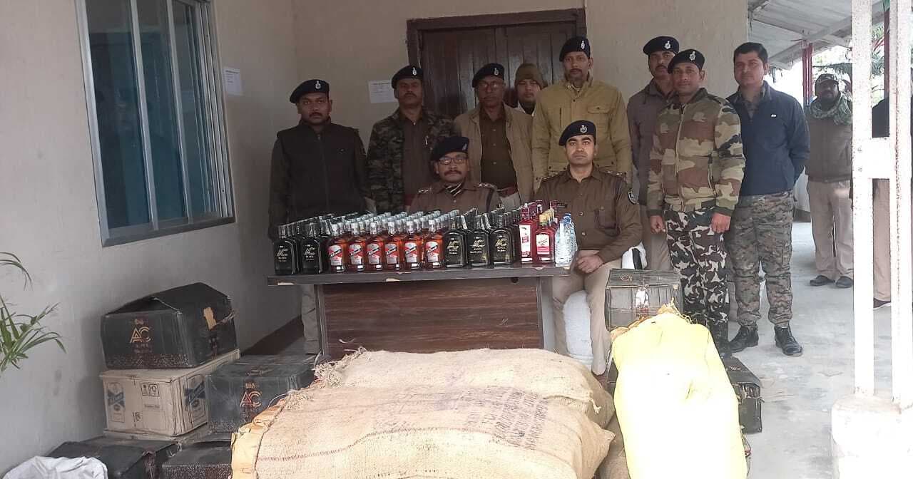 Madhubani News : 1178 बोतल देसी व अंग्रेजी शराब के साथ दो तस्कर धराये