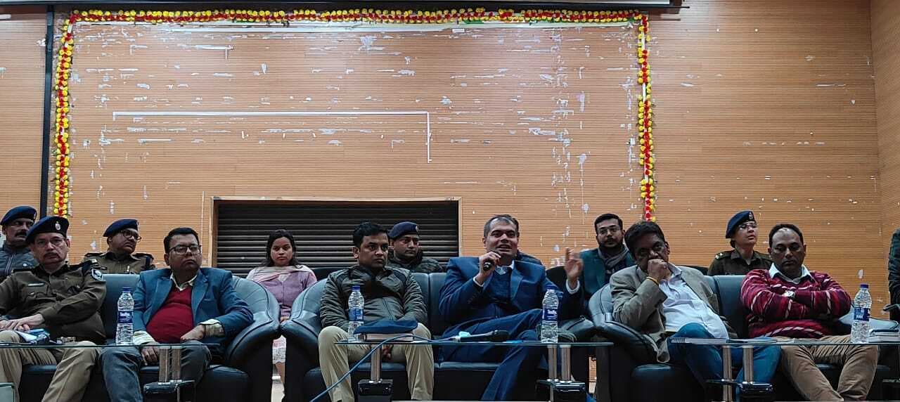 Darbhanga News: सीएम को पेंटिंग, बुके, शॉल, फूल तथा किसी भी प्रकार का प्रतीक चिह्न देने की अनुमति नहीं