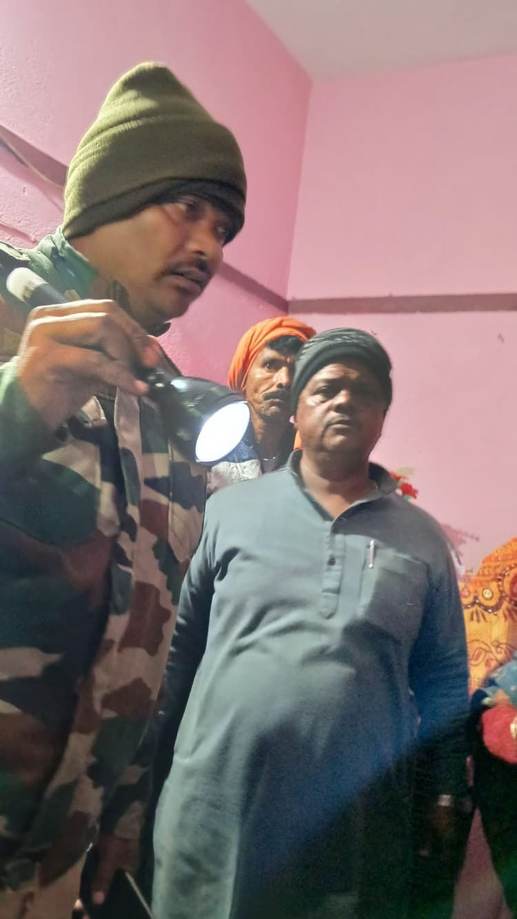 Giridih News: बंद घर से चोरों ने लाखों की संपत्ति पर किया हाथ साफ