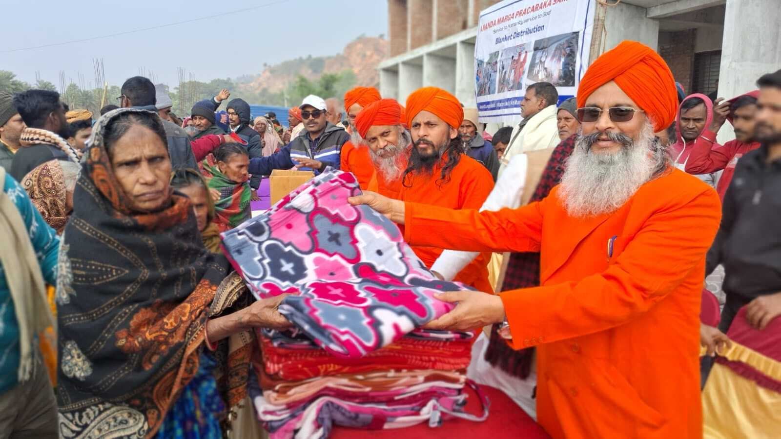 जमालपुर में स्थापित आनंद मार्ग का स्वस्तिक झंडा अब 180 देश में लहरा रहा