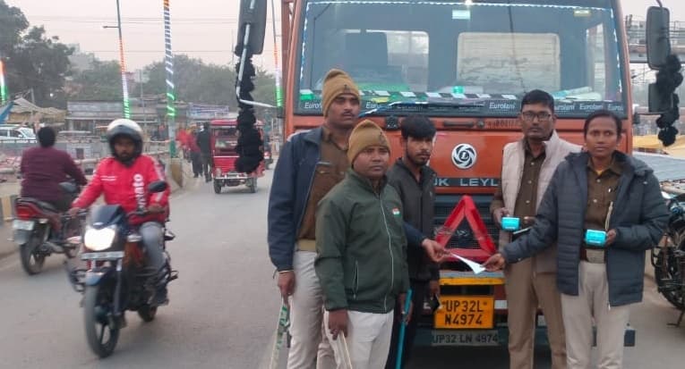 नौ इंट्री का उल्लंघन करने के वाले वाहन चालकों से वसूला जुर्माना