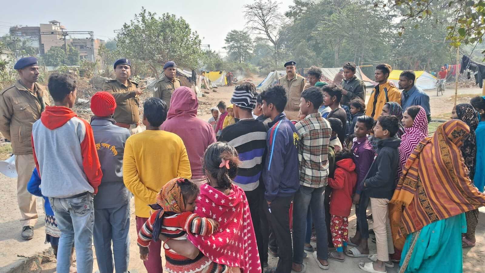 रेलवे ट्रैक पर नहीं करें छेड़छाड़, आरपीएफ ने किया जागरूक