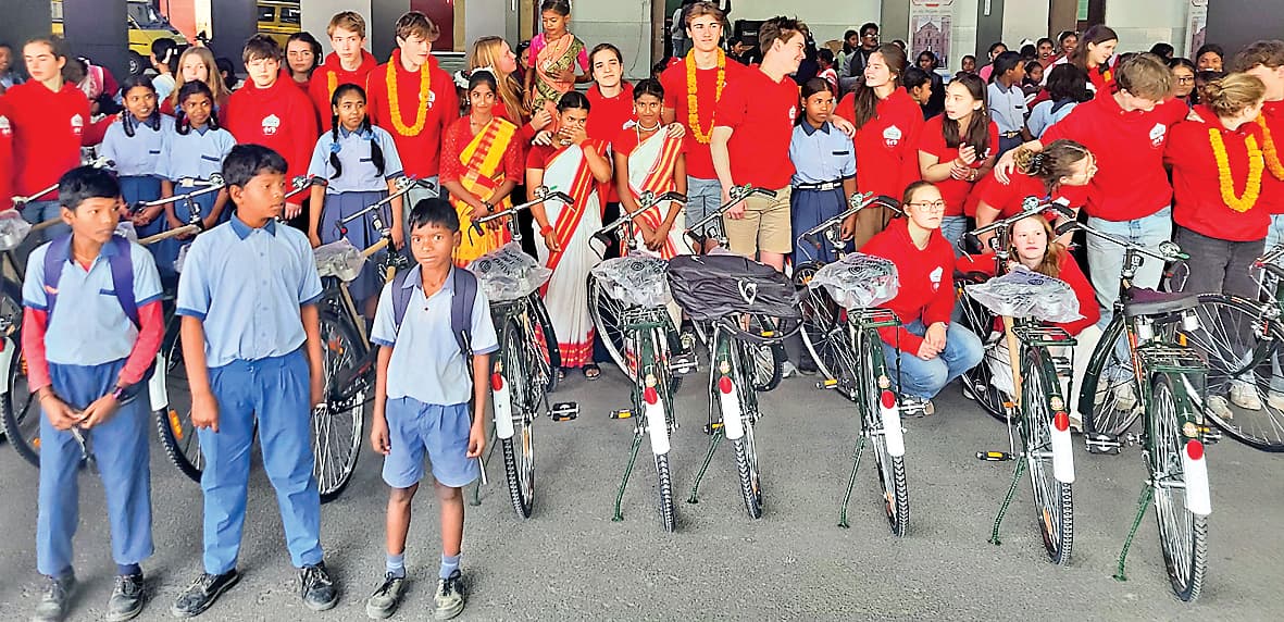 Ranchi News : बेल्जियम के विद्यार्थियों ने संत जेवियर्स स्कूल रांची का किया दौरा