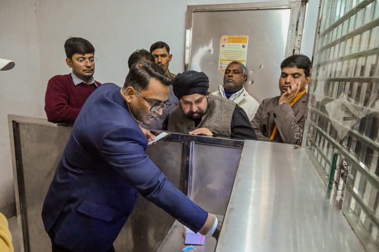 Deoghar News : बाबा मंदिर को जोड़ने वाले संपर्क पथों में होगी बैरिकेडिंग