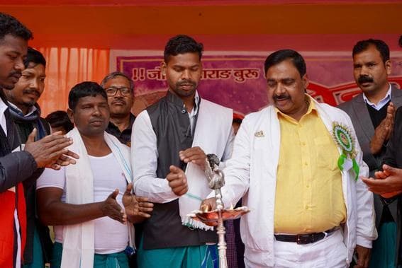 भाई-बहन के प्यार व जीव-जंतुओं के प्रेम को प्रदर्शित करता है सोहराय