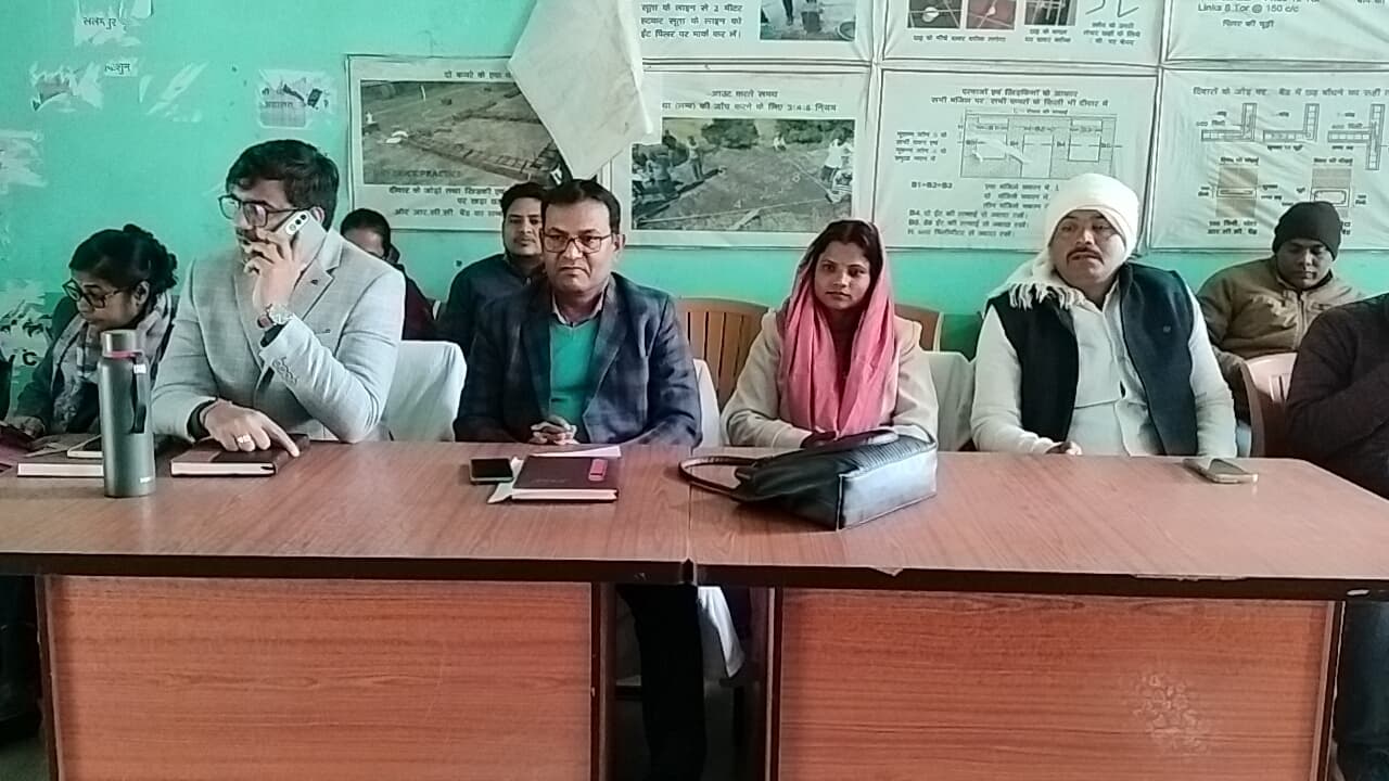 पंसस की बैठक में योजनाओं में अनियमितता को लेकर उठे सवाल