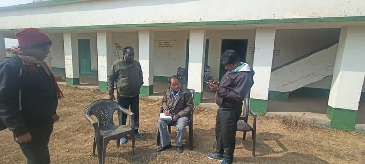 बीइइओ ने तुलसीडाबर स्कूल की स्थिति का लिया जायजा