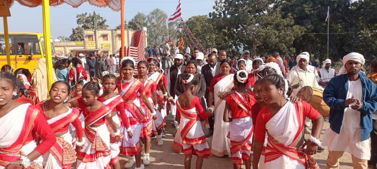 शहीद नीलांबर-पीतांबर के आदर्शों पर चलना ही सच्ची श्रद्धांजलि