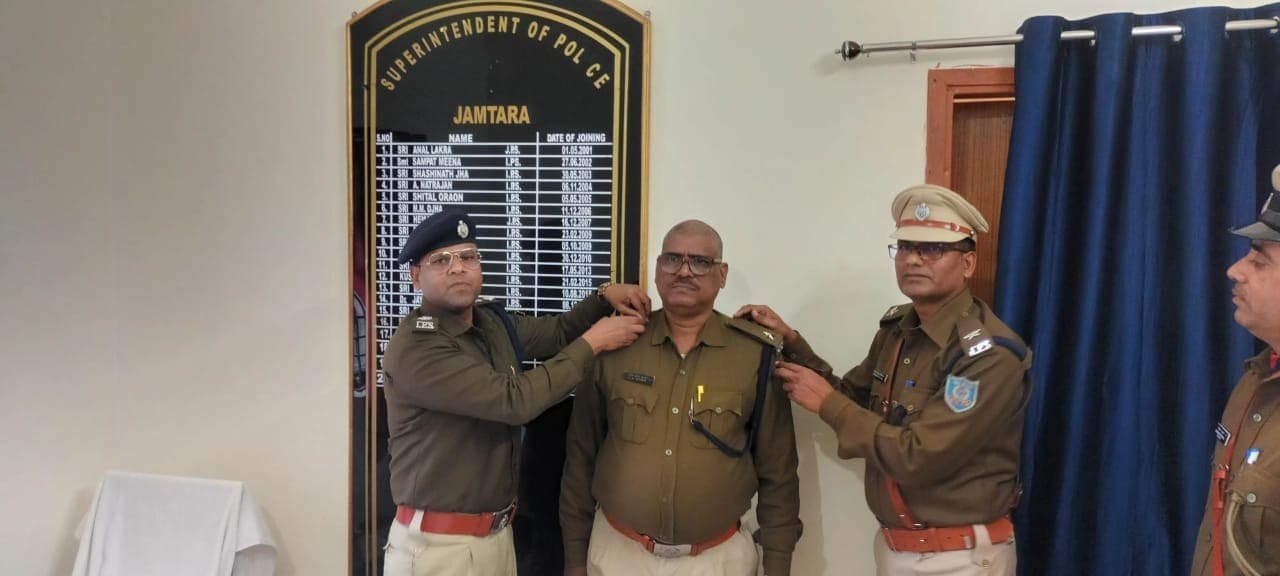 एसपी ने दो एसआइ को इंस्पेक्टर रैंक में दी प्रोन्नति