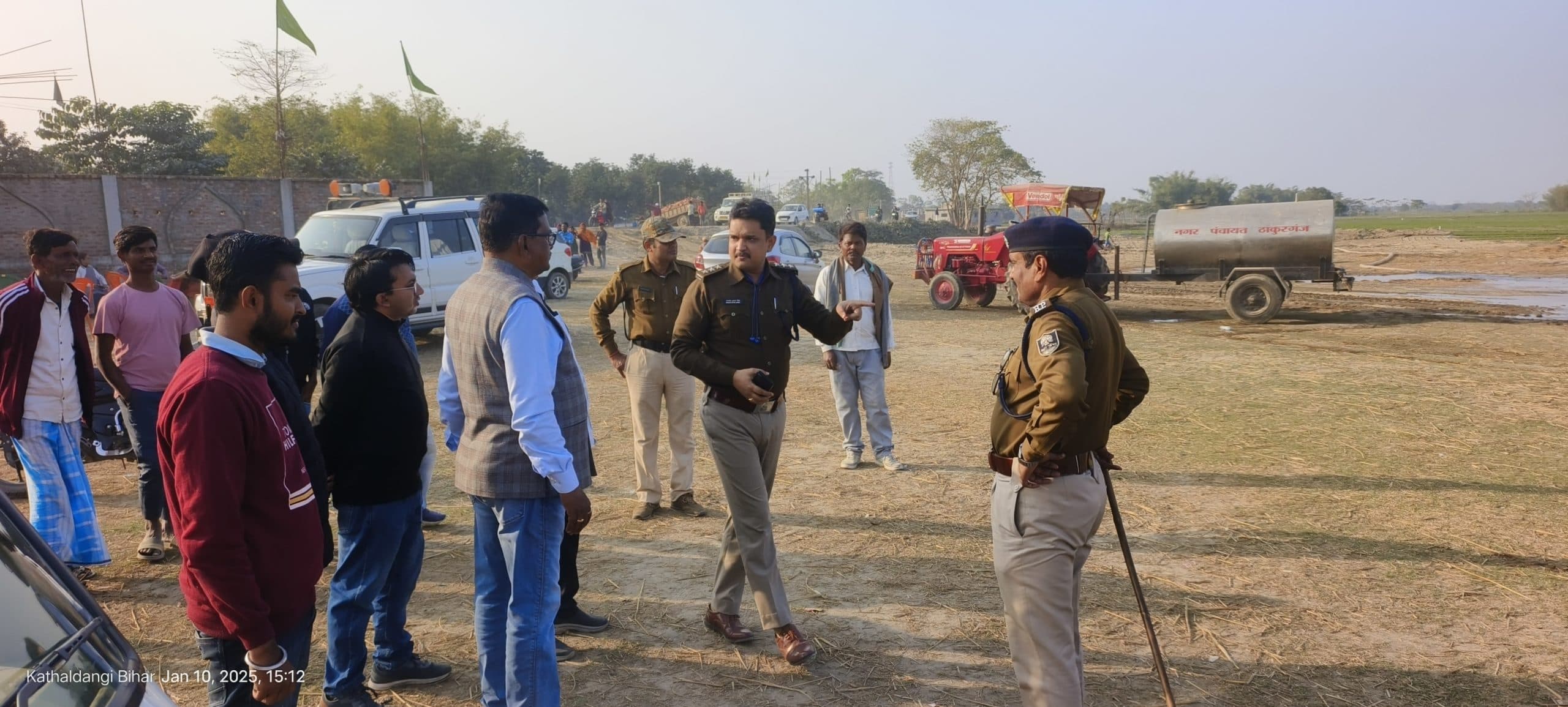 सीएम के संभावित प्रगति संवाद यात्रा की तैयारी को लेकर कार्यक्रम स्थल का अधिकारियों ने लिया जायजा