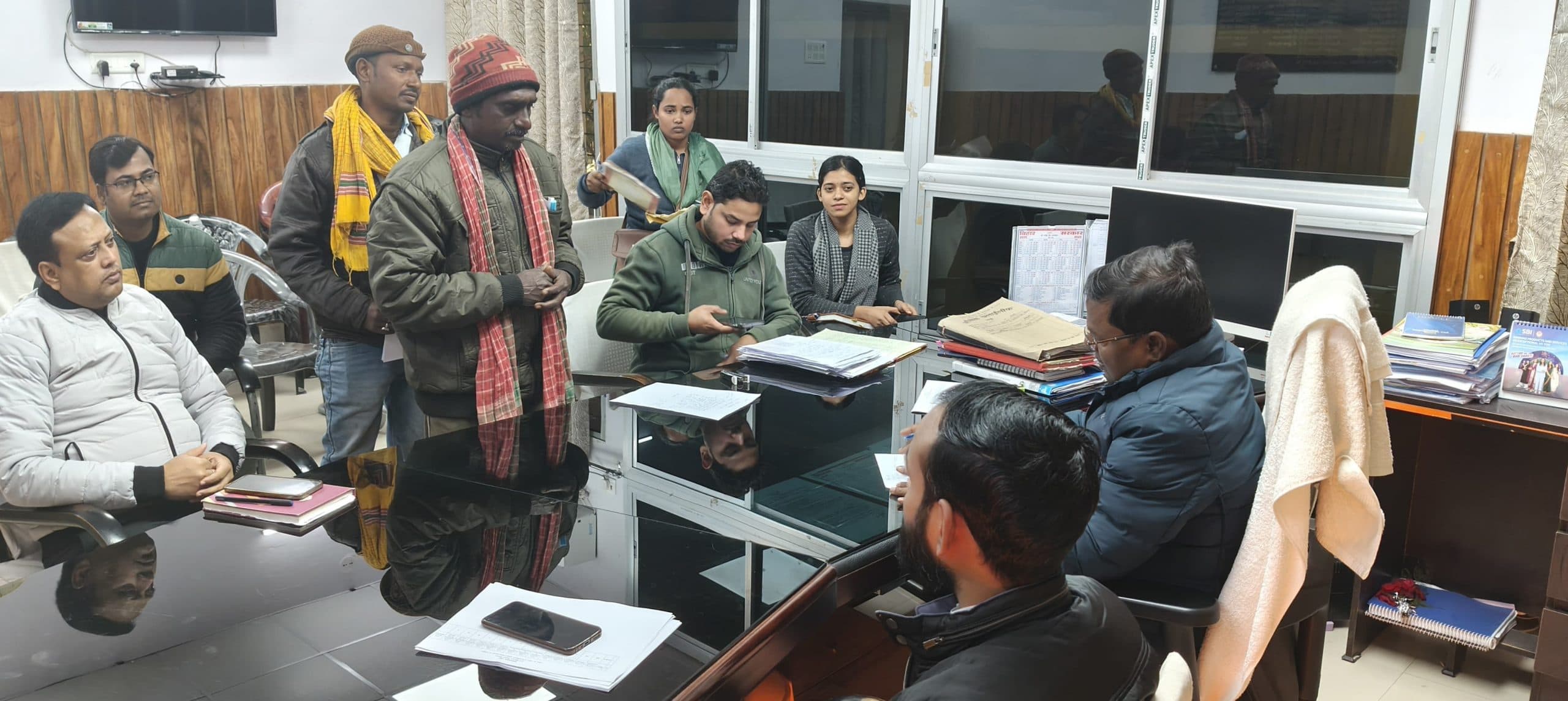 एडीएम ने लगाया जनता दरबार,  सुनी लोगों की फरियाद