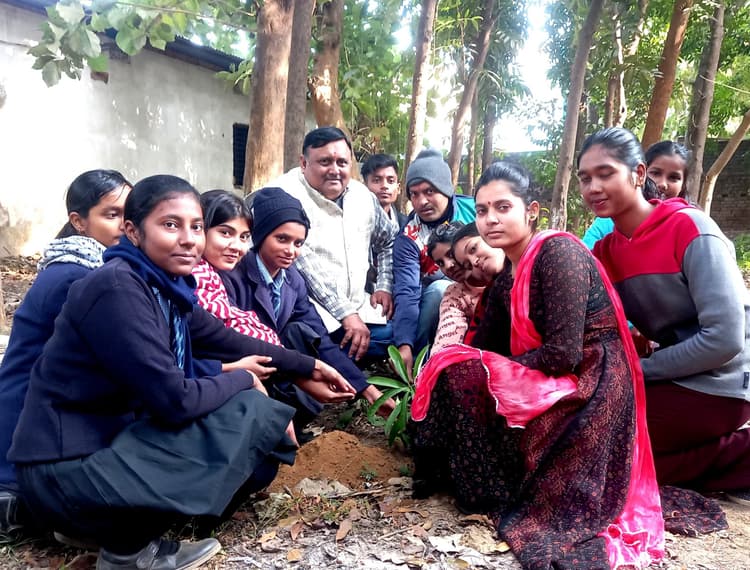 पेंटिंग प्रतियोगिता में निशा व क्वीज में मोहित अव्वल