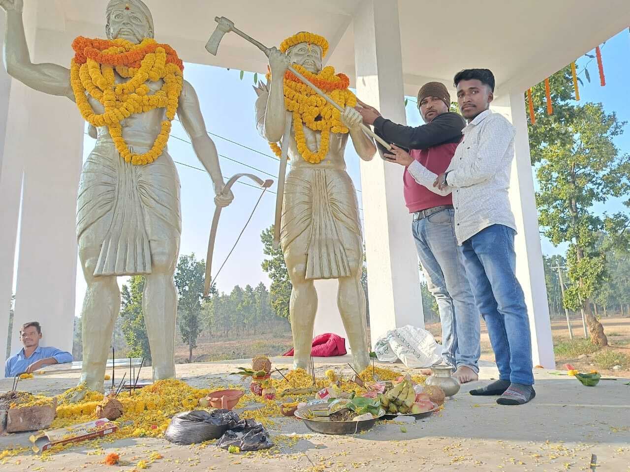 शहीद नीलांबर-पीतांबर की मनी जयंती