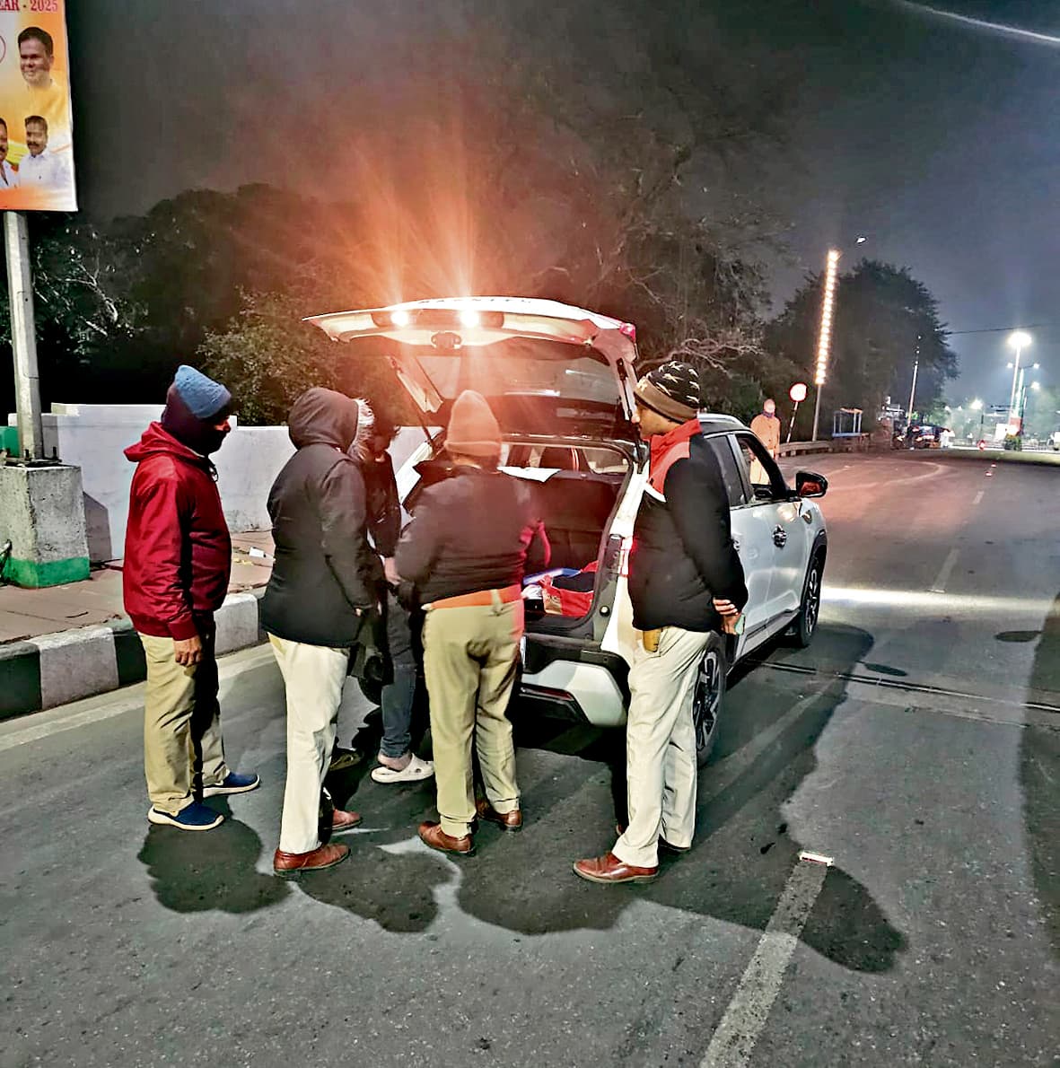 Rourkela News: सर्द रात में क्राइम कंट्रोल के लिए 14 थानों की पुलिस चौक-चौराहों पर उतरी