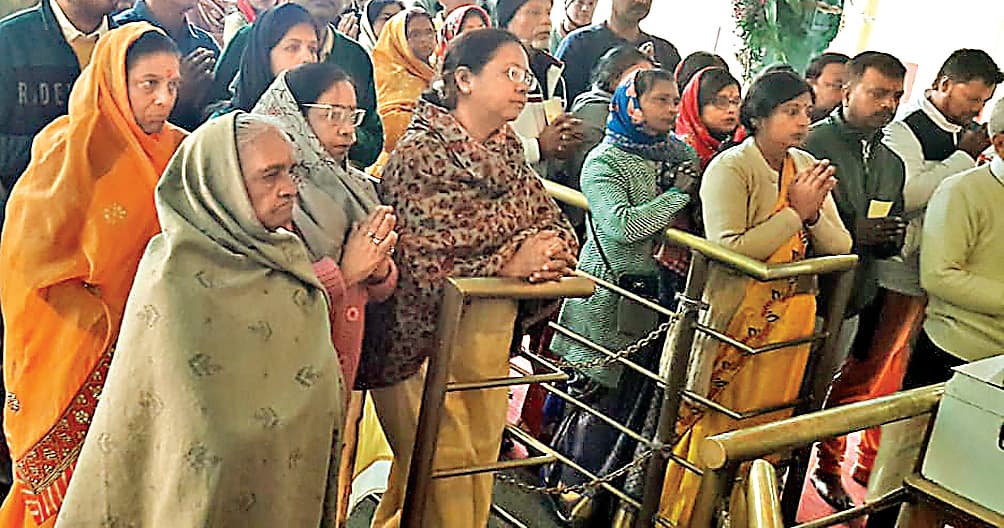 Ranchi News : बैकुंठ महोत्सव पर बालाजी मंदिर में लगी भक्तों की कतार