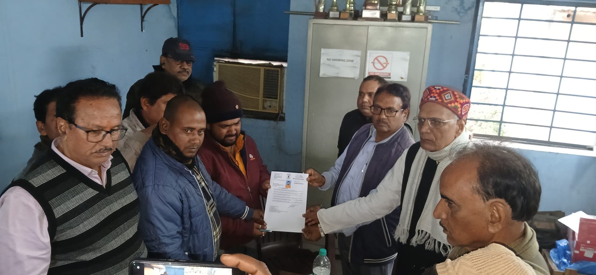 Dhanbad News : शव  के साथ आंदोलन के बाद मृत माइनिंग सरदार के पुत्र को मिला नियोजन व मुआवजा