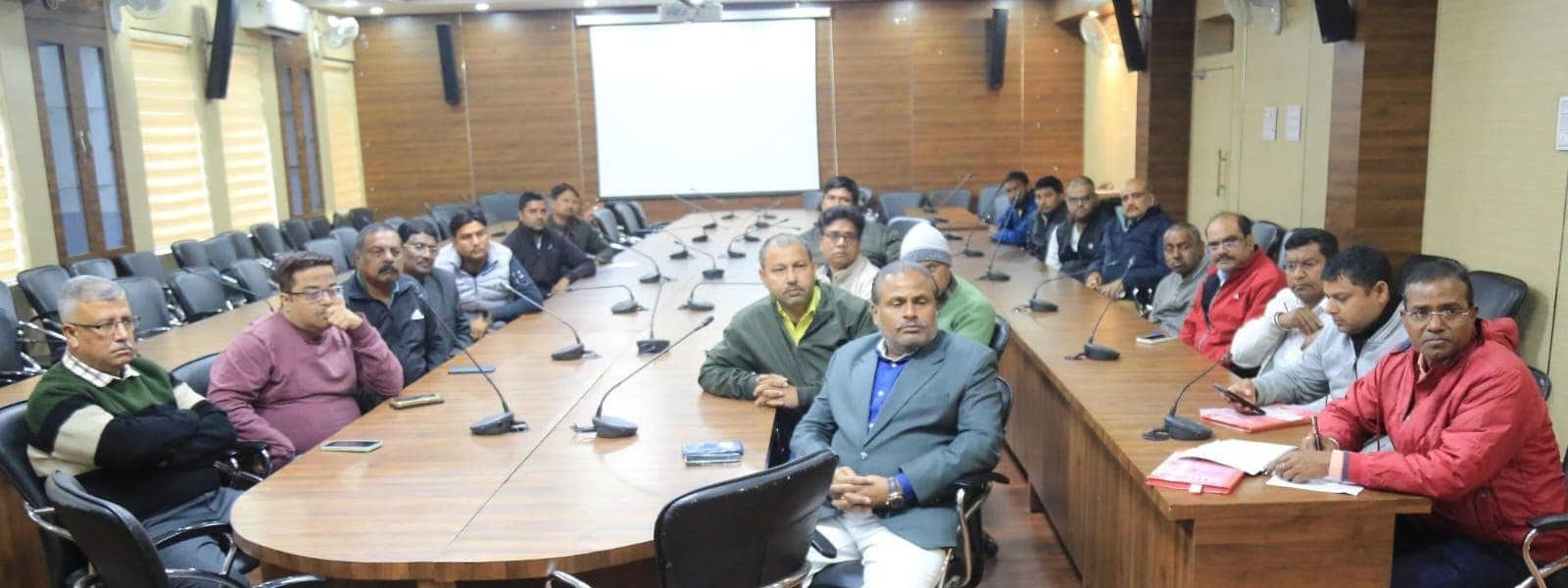 Bokaro News : बिना हेलमेट व सीट बेल्ट के ईंधन नहीं दें पेट्रोल पंप