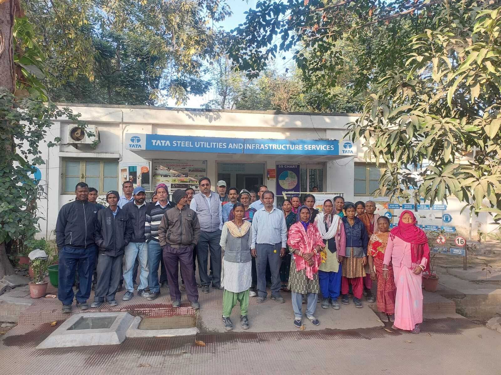 Jamshedpur News : हड़ताल पर रहे एआरसी मजदूर, दूसरे दिन भी कामकाज ठप