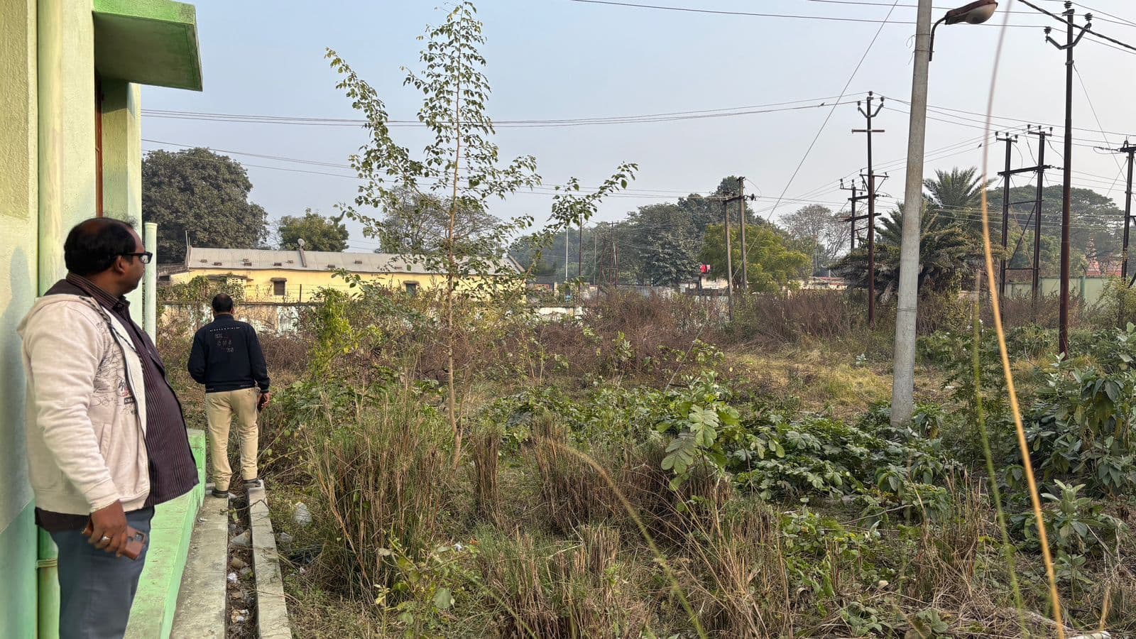 बिजली विभाग के टीआरडब्लू भंडार से छह लाख के सामान की चोरी