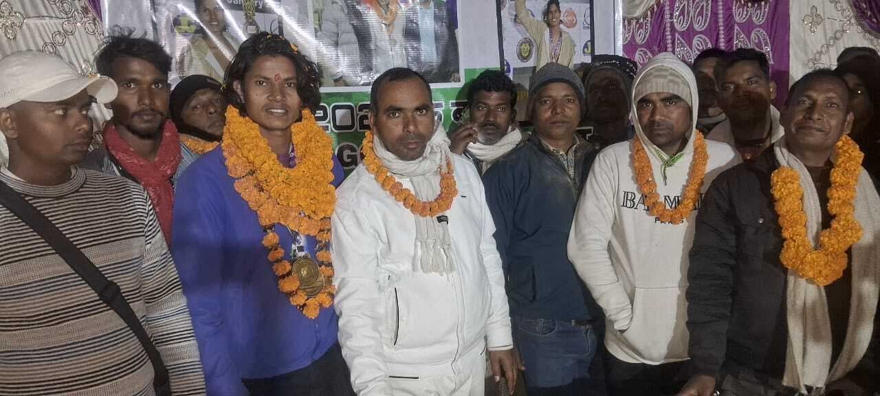 नेशनल डांस चैंपियनशिप में केहरमंडल टोला के छोटू ने जीता गोल्ड मेडल