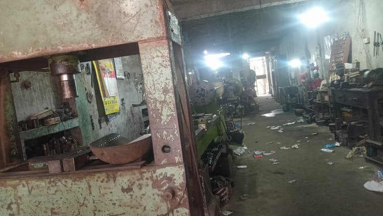 Madhubani News. बिहार व कोलकाता एसटीएफ की छापेमारी में दो मिनी गन फैक्ट्री का खुलासा