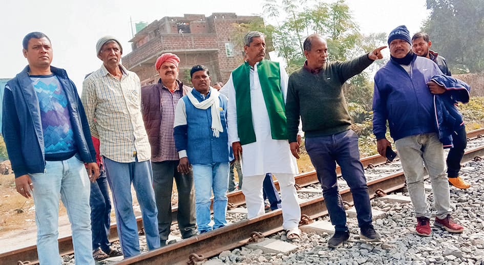 Gaya News : रसलपुर में लाइट आरओबी निर्माण को लेकर हुआ स्थल निरीक्षण