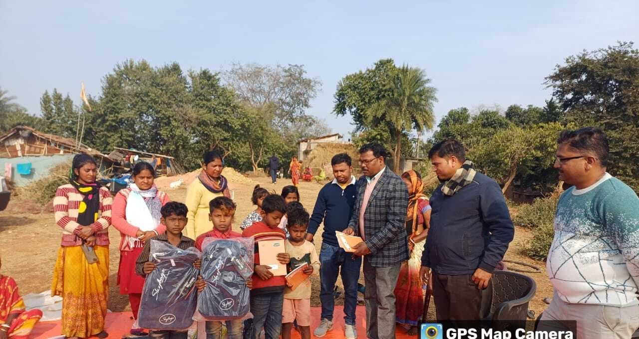 बीडीओ ने दीदियों को स्वावलंबी बनने के लिए किया प्रेरित