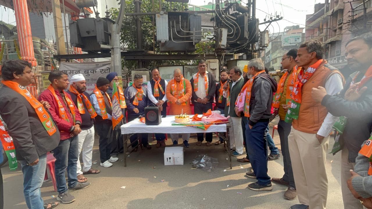 Jamshedpur news. जुगसलाई में भाजपाइयों ने मनाया बाबूलाल मरांडी का जन्मदिन