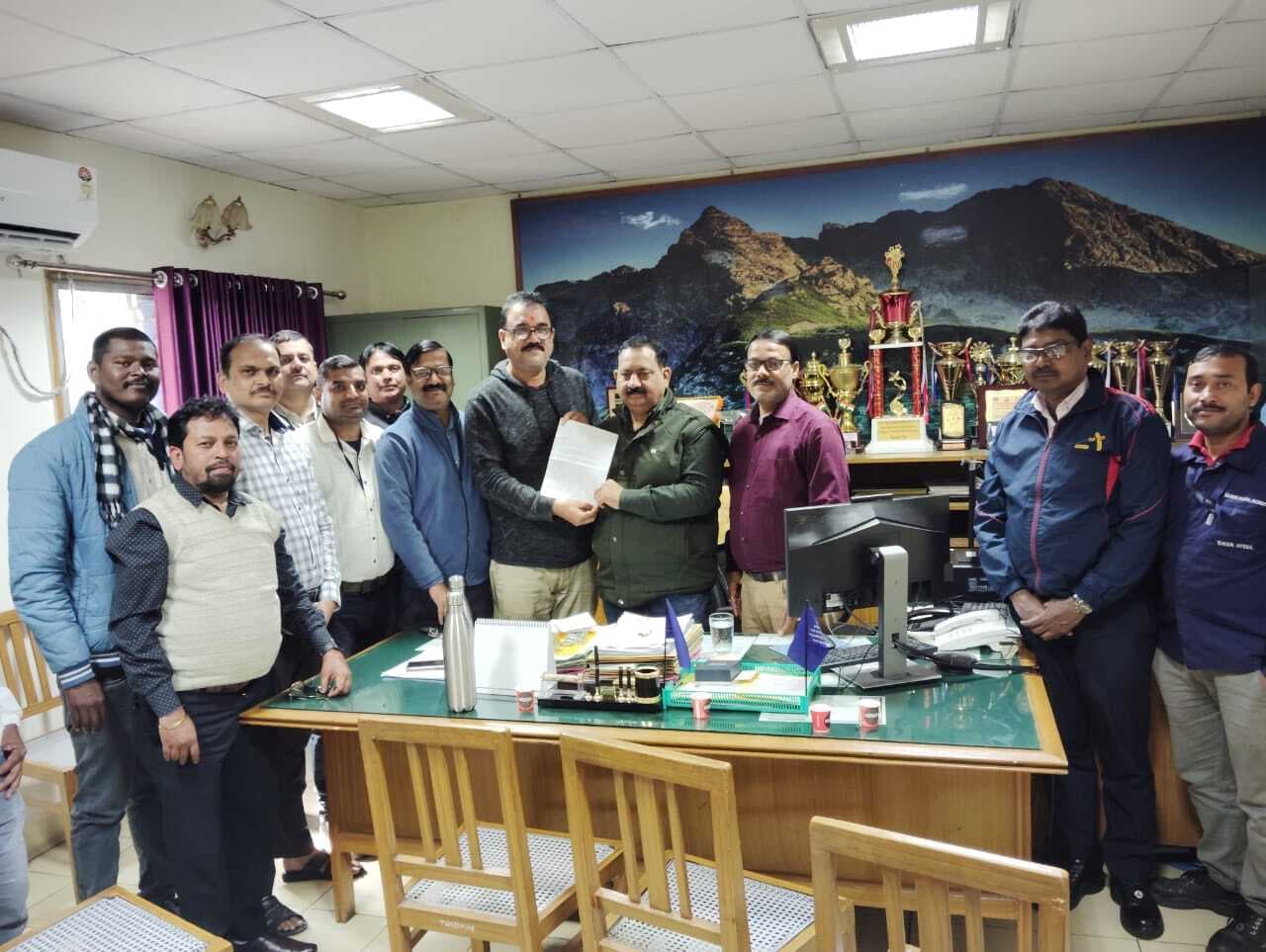 Jamshedpur news. टाटा स्टील में फिर से लागू हो ‘नौकरी छोड़ो-नौकरी पाओ स्कीम’ : कमेटी