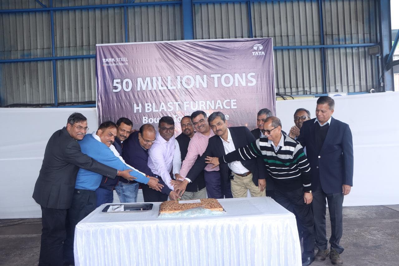 Jamshedpur news. टाटा स्टील के एच ब्लास्ट फर्नेस में बिना रिपेयरिंग के 50 मिलियन टन का हुआ उत्पादन, बना रिकॉर्ड