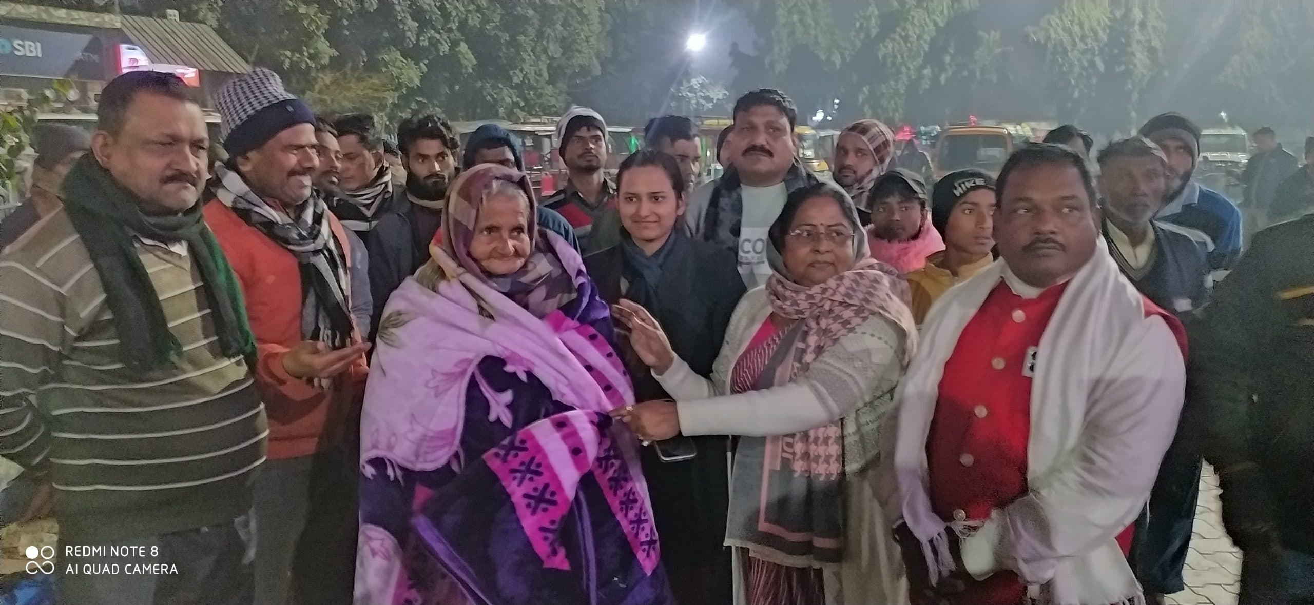 एसडीओ के नेतृत्व में नप ने बांटा कंबल